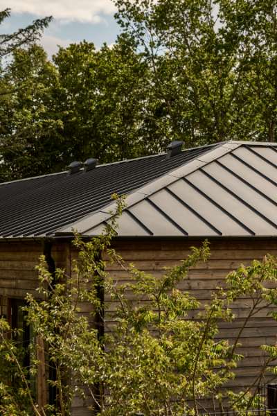 Botilbud med særligt fokus på bæredygtighed med tag i stålprofiler, Kirke Værløsevej 52, 3500 Værløse